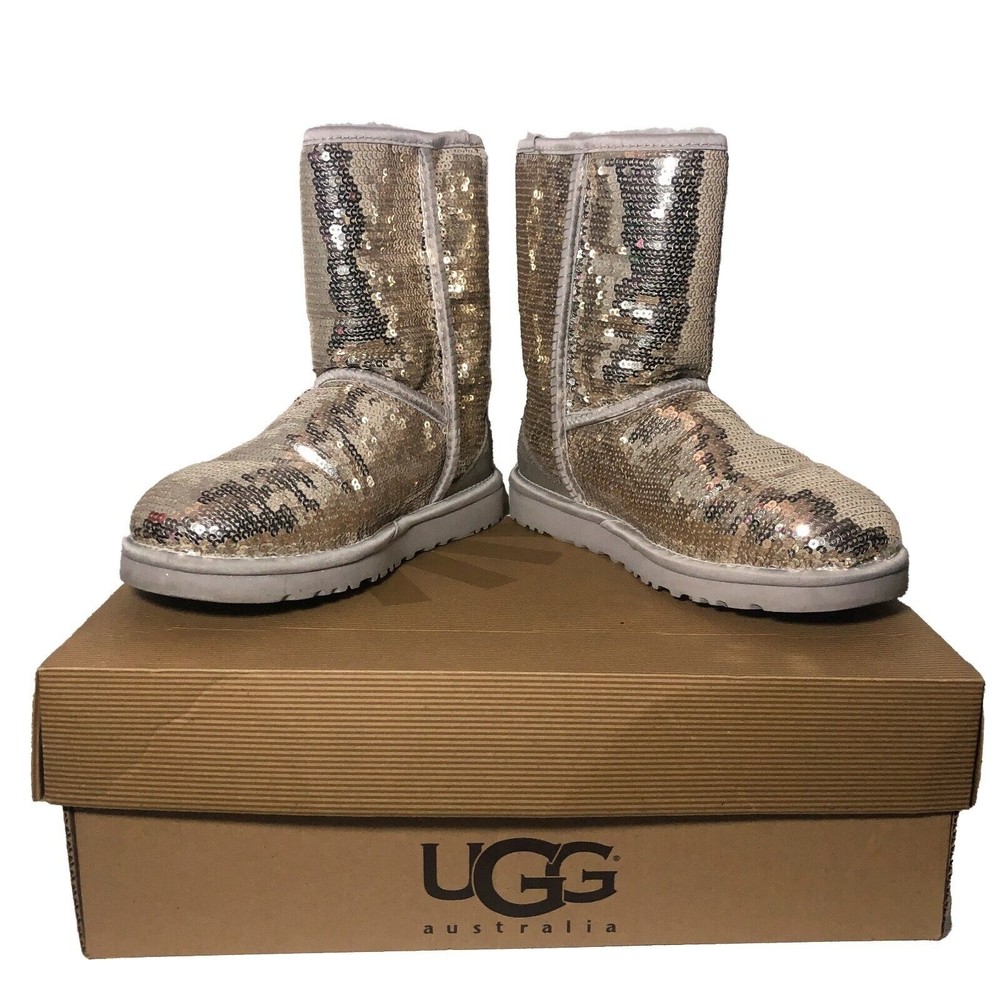 UGG Women's Size 5 Classic Short Sparkles Silver Sequined Boots #3161